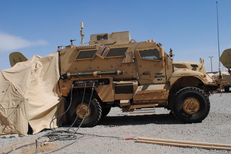 عربة Navistar MRAP تستخدم نظام الطاقة على متنها في الميدان