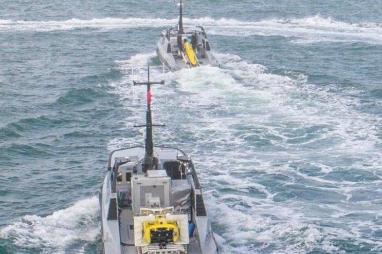 تطور Thales حالياً مشروع الإجراءات المضادة للألغام البحرية MCM لصالح فرنسا وبريطانيا. وتم في العام 2020 نشر طرازين اختباريين كاملين في البحر من قِبَل بحريتي هاتين الدولتين لتنفيذ الاختبارات والتحقق العملاني من استكمال مهام MCM المستقلة كلياً