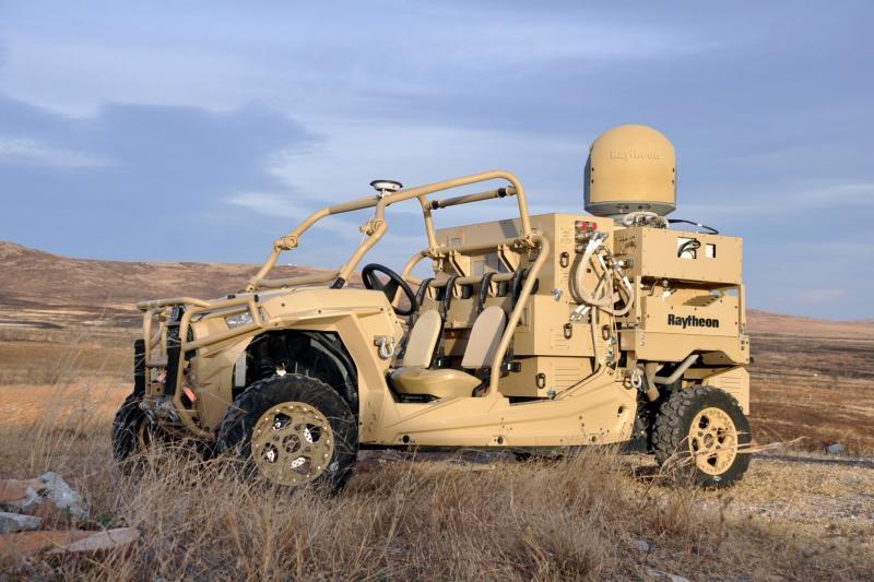استخدمت Raytheon خلال «الاختبار المُدمَج للقوة النارية المناوِرَة» MFIX، الذي أجراه الجيش الأميركي، عربة Polaris MRZR رُكّب أو أُدمج عليها «نظام تهديف متعدّد الأطياف» لتحديد هويّة وتعقُّب أية «عربة جوّية غير آهلة»  UAV