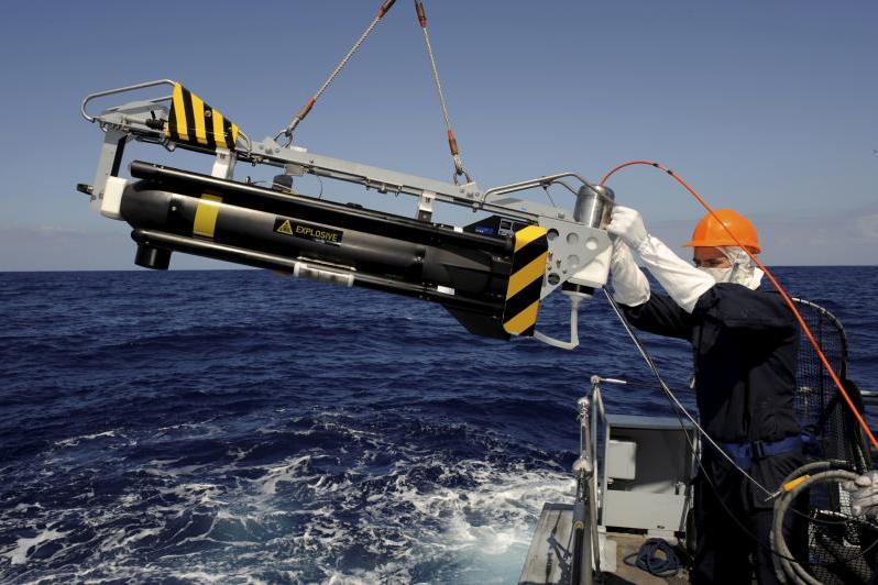 عربة  التخلص من الألغام SeaFox صنع ATLAS Elektronik