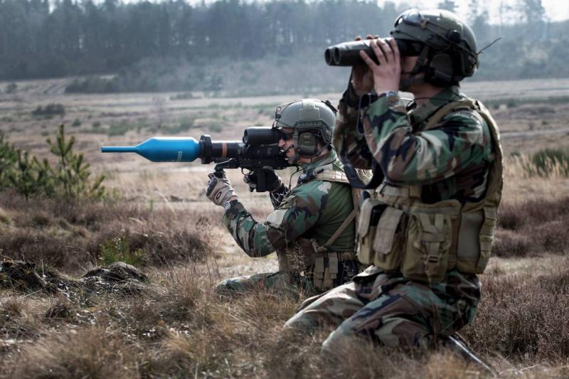 القاذفة الأيقونية Panzerfaust-3 المضادة للدبابات/ المضادة للبنى التحتية
