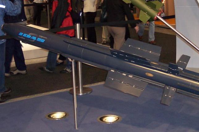 تشترك شركتا Diehl Defense وThyssen-Krupp Marine Systems (TKMS)  الألمانيتان بتطوير «نظام الدفاع والهجوم التفاعلي للغواصات» IDAS