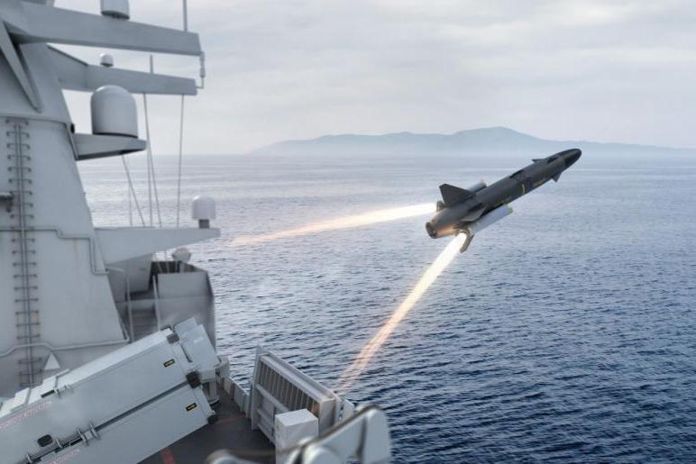بإمكان صاروخ RBS15 Mk 3 أن يرصد ويشتبك مع الأهداف على نحو مستقل من دون الاعتماد على نظام GPS أو وصلات بيانية. الصورة:  Saab
