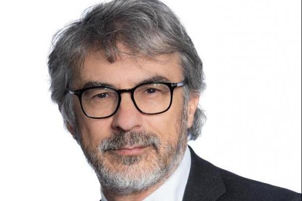 السيد لوسيو فاليريو سيوفي Lucio Valerio Cioffi المدير العام لشركة Leonardo