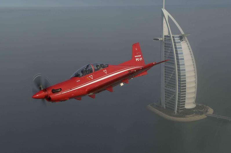 طائرة تدريب متقدم طراز PC-21 تابعة للقوات الجوية والدفاع الجوي الإماراتي. الصورة: Pilatus