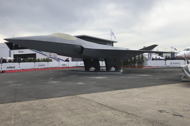 دخلت القوات الجوية الألمانية بالشراكة مع Airbus Defence and Space في المراحل الأولى من تطوير مقاتلة جديدة من الجيل السادس. ومن المتوقع أن يتم تشغيل «نظام القتال الجوي الألماني المستقبلي» FCAS ما بين عامي 2030 و 2040
