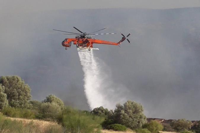 تستخدم Erickson طوافة الونش أو الرافعة S-64 Air Crane ضمن أسطولها المكوّن من 20 طائرة في العمليات التجارية بما في ذلك مكافحة حرائق الغابات في جميع أنحاء العالم. الصورة: Lockheed Martin