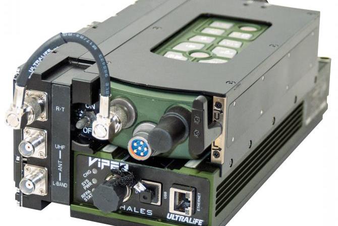 جهاز الراديو AN / PRC-121 (v) 1 Viper. الصورة: Thales