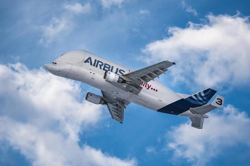 Beluga #3 takes off from Novosibirsk Airport in Russia on its final destination to Kobe, Japan. / ⒸAirbus S.A.S