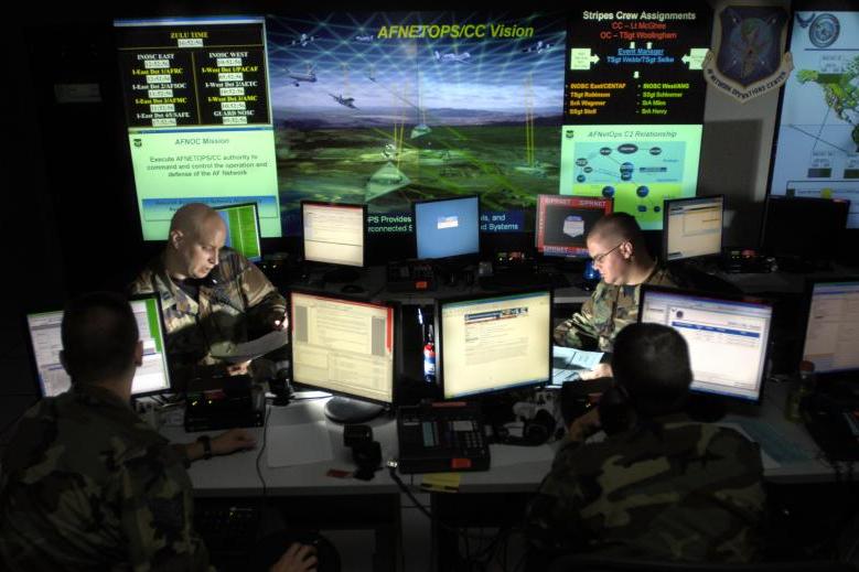 إحدى مراكز الاستخبارات السيبرانية في شركة Lockheed Martin