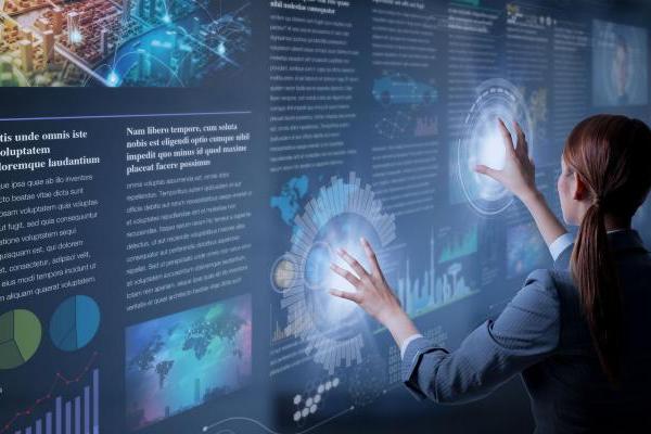 يُعرَّف «الاستخبار الجيومكاني» Geospatial Intelligence (GEOINT) من قِبَل «الوكالة القومية الأميركية للاستخبار المكاني» (US National GEOINT Agency) بكونه استخباراً مستَقى من اعتماد وتحليل الصور والمعلومات المستمدَّة من حمولات مستشعرات متعدِّدة مرتَكزة فضاءً ومحمولة جوّاً قبل تحليل أنظمة المعلومة الجغرافية