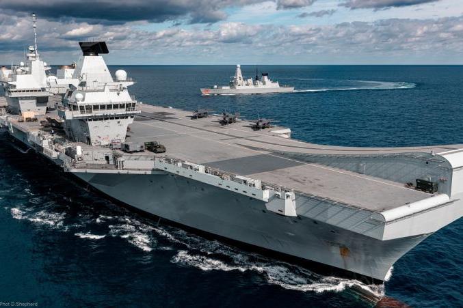 حاملة الطائرات البريطانية HMS Queen Elizabeth