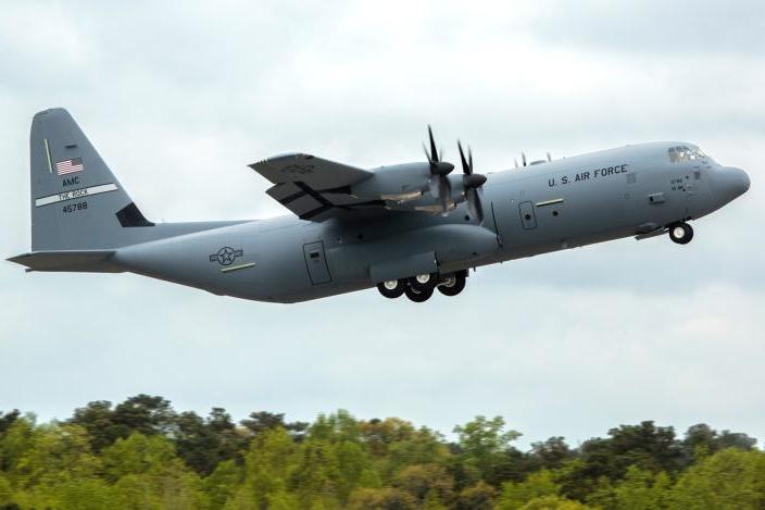 طائرة النقل التكتيكي المحدثة C-130J-30. الصورة: Lockheed Martin.