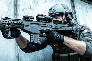 Beretta ARX 200 هي بندقية هجومية معيارية تم تطويرها لصالح القوات المسلحة الإيطالية كجزء من برنامج الجندي المستقبلي الإيطالي Soldato Futuro
