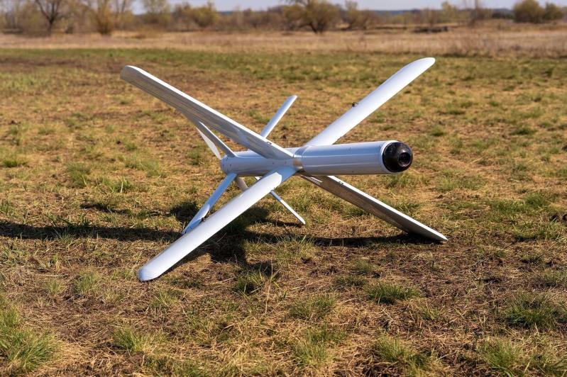 نظام الذخيرة الجوية غير الآهلة ST-35 «Silent Thunder» هو نظام أسلحة تحوم فيه الذخيرة حول منطقة الهدف لبعض الوقت ، وتبحث عن أهداف أو تستخدم بيانات استطلاع من مصادر أخرى ، وتهاجم بمجرد تحديد الهدف. الصورة: Athlon Avia الأوكرانية