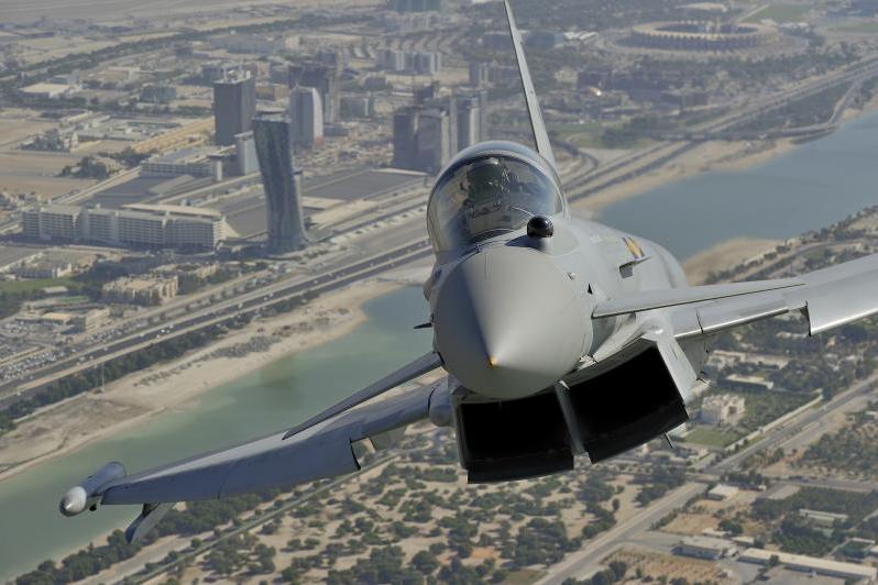 -	«عدة التعقب الخامد بالأشعة تحت الحمراء المحمولة جواً» PIRATE المحمولة على مقاتلات Eurofighter Typhoon والتي تعتمد على تكنولوجيا الأشعة تحت الحمراء العاملة بالموجة الطويلة