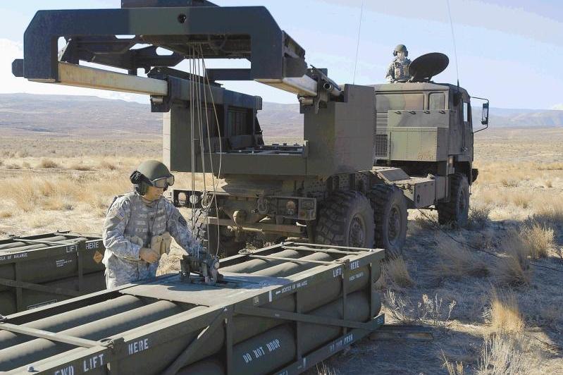 عملية شحن HIMARS