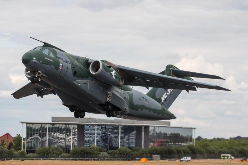 طائرة النقل التكتيكي KC-390