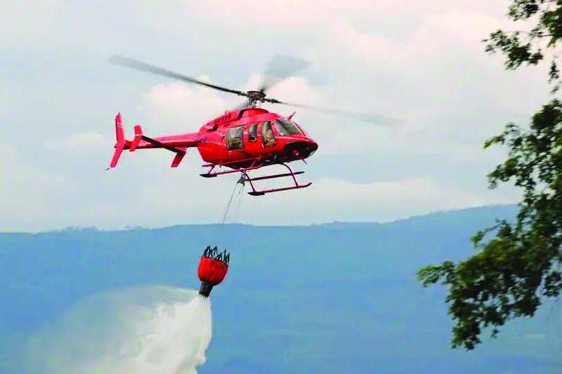 تركز طوافات  Bell 407 على إخماد الحرائق في الأطراف أو الإطفاء الأولي