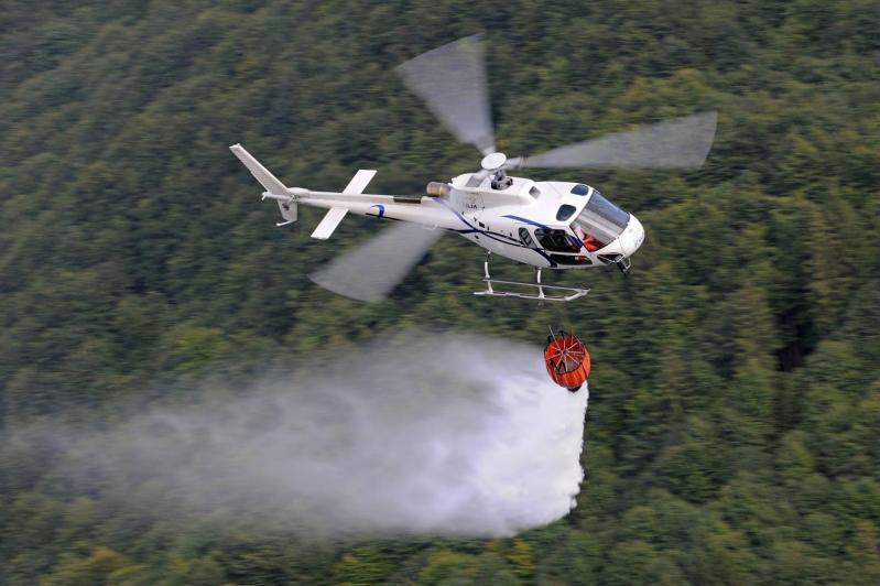 لدى Airbus Helicopters أيضاً مجموعة من المنصات ذات التطبيقات في سوق مكافحة الحرائق، بما في ذلك H125، وH145، وH215 وH225 الجديدة. ويبدو في الصورة الطوافة H125