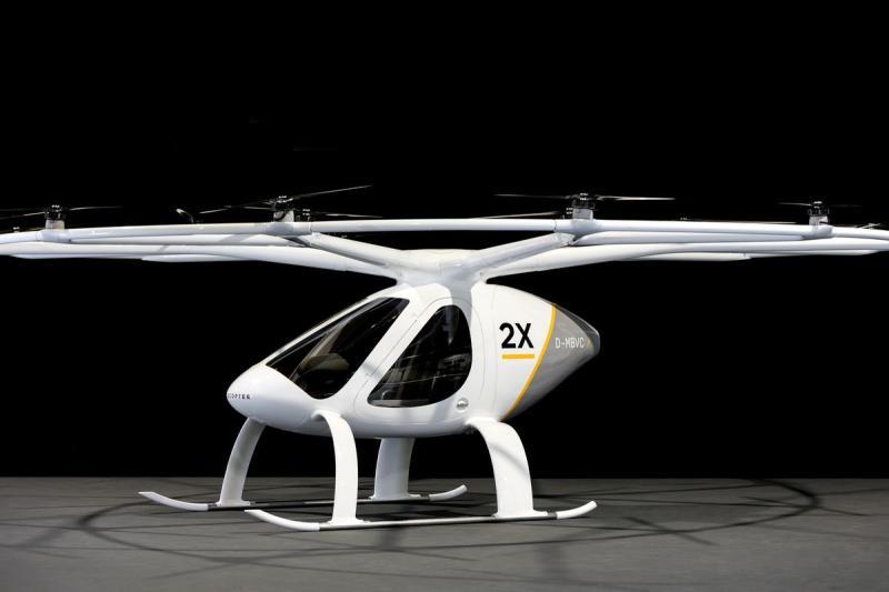 أصبحت الشركة الألمانية Volocopter أول مطوّر لطائرات eVTOL يُجري اختبارات طيران من قِبَل طواقم في فرنسيين. ونفذت تجارب الطيران هذه، مع الطراز الاختباري 2X بنطاقه الكامل