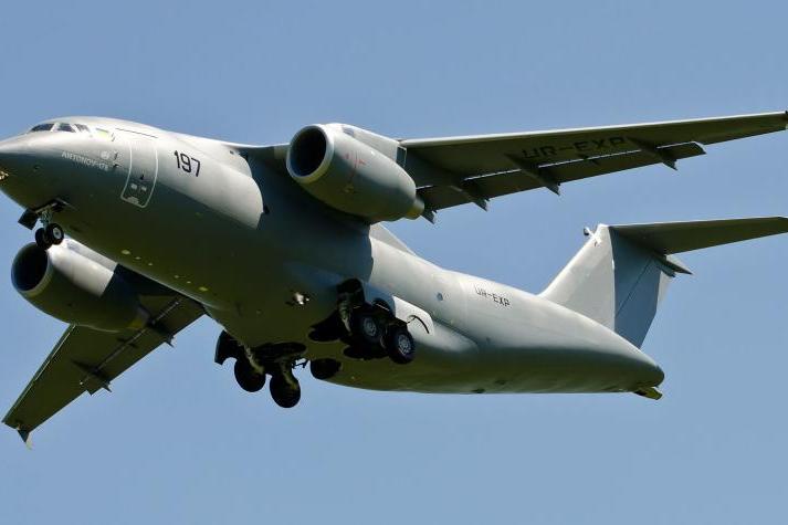 طائرة Antonov_An-178