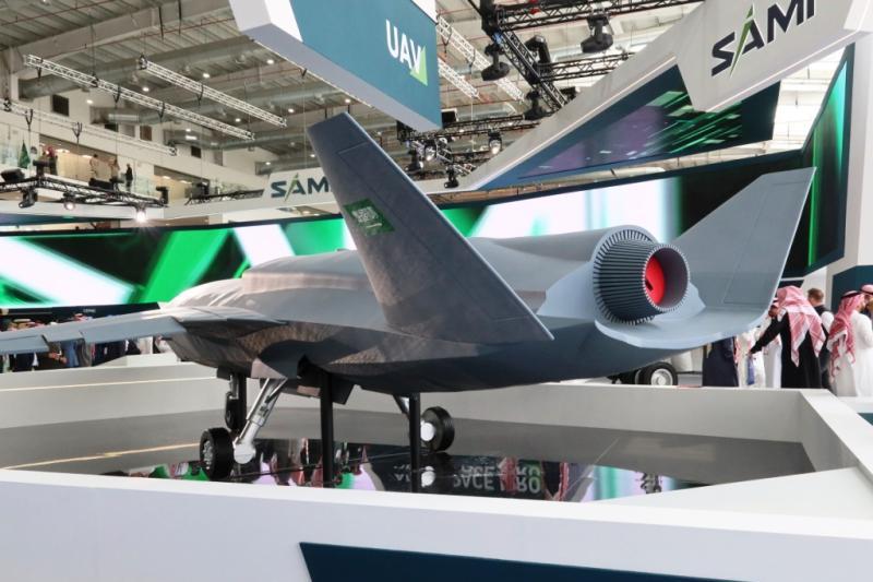 خلال فعاليات معرض الدفاع الدولي، عرضت شركة SAMI نموذج لعربة جوية قتالية من دون طيار UCAV وهي قيد التطوير. يبلغ طول الطائرة 11 متراً، وباع جناحيها 8.8 أمتار، ووزنها الأقصى عند الإقلاع 3200 كلغ بينما تبلغ حمولتها 400 كلغ