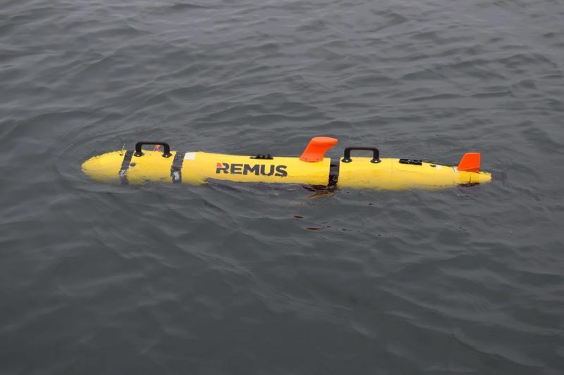 تستخدم البحرية الألمانية العربة التحتمائية غير الآهلة REMUS 100 UUV لعمليات مكافحة الألغام صنع شركة Kongsberg Maritime