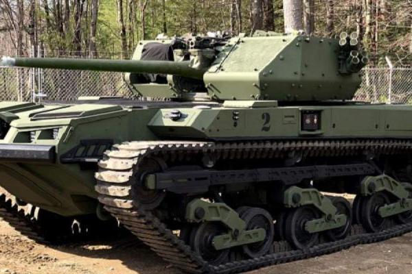 عربة القتال الروبوطية RIPSAW® M5 التي توفر قدرة تحمل غير مسبوقة وقدرات ثورية. يتيح محركها الهجين إجراء مناورات هادئة وزيادة الموثوقية. الصورة: Textron