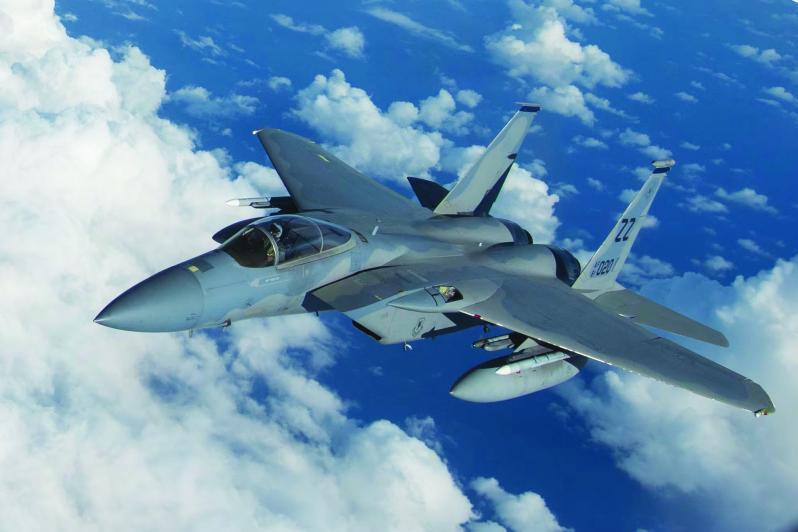 مقاتلة F-15