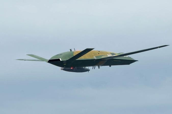 The MQ-25A Stingray flies with its landing gear up for the first time (U.S. Navy photo)