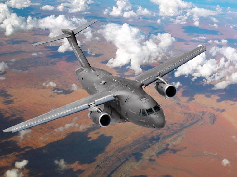 طائرة النقل التكتيكي Embraer C-390 Millennium من صنع شركة Embraer