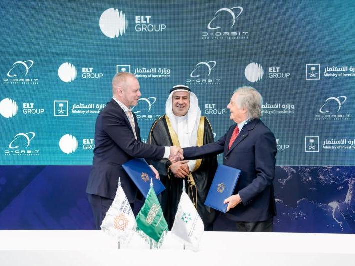 "جانب من توقيع اتفاقية التعاون الاستراتيجي بين ELT Group و D-Orbit في الرياض، برعاية كريمة من وزارة الاستثمار. خطوة محورية لتعزيز السيادة التكنولوجية وتوطين صناعة الفضاء بما يتماشى مع طموحات رؤية السعودية 2030."