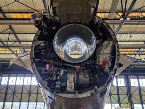 Falcon 900