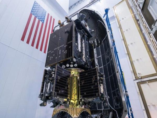 MRV and three MEPs prior to encapsulation in the launch vehicle fairing. (Photo Credit: SpaceX)